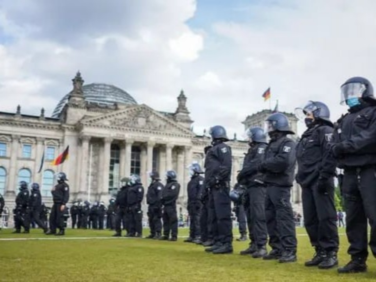 Zeit zu reden: Staatsmacht und Polizeigewalt